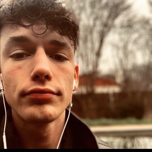 Meet your Posher, Cameron